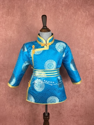 融入草原文化的时尚与纯牛奶的生活智慧 一站解锁蒙古族服饰与蒙牛优惠\n\n正文 \n在现代生活中，人们常常在多元的需求中找寻趣味 一边被传统深厚如蒙古族服饰的魅力所折服，考虑其质感与价格；另一边又将营养必需品蒙牛纯牛奶装进购物车，搜索优惠券与打包实惠。本文从核心的拼搭或感受切入点，帮你洞悉其中的资源，看看在哪里能获取